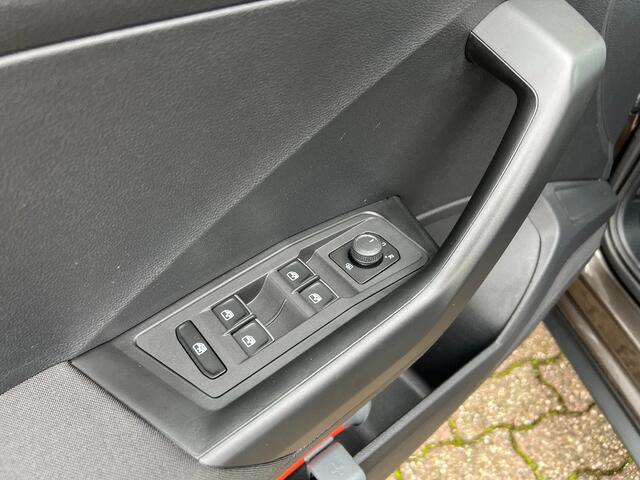 Volkswagen T-Roc 1.5 TSI 150 PK | DSG | Style | NL auto van 1e eigenaar | Dealeronderh. | Nieuwstaat