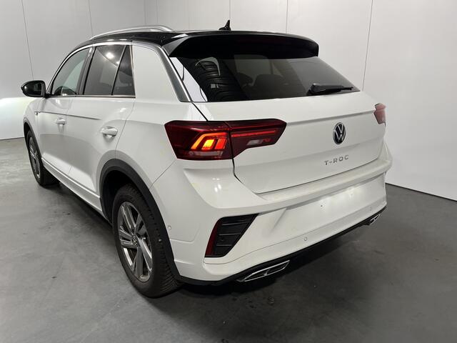 Volkswagen T-Roc 1.5 TSI R-Line / AUTOMAAT/ FABRIEKSGARANTIE T/M 2-2027/ TREKHAAK AFNEEMBAAR/ FABRIEKSGARANTIE/ ALCANTARA/ ADAPT. CRUISE/ APP-CONNECT/ NAVI/ MATRIX/ RIJ-MODI/ PARK. SENSOREN + CAMERA/ STOEL VERWARM.