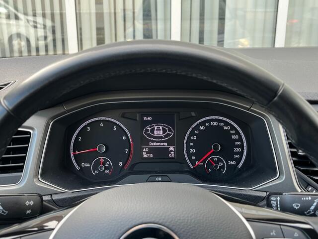Volkswagen T-Roc 1.0 TSI Style Business I Camera I Afn. Trekhaak I Carplay I Elek. Achterklep