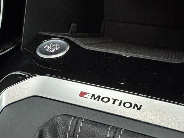 Volkswagen T-Roc 2.0 TSI 4Motion R | Trekhaak | BEATS | Pano |