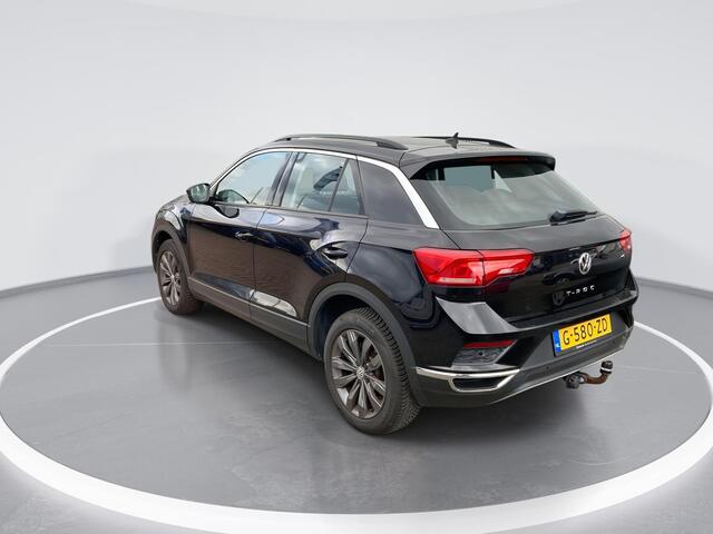 Volkswagen T-Roc 1.5/150PK TSI Style · Apple/Android Car Play · Navigatie · Camera + Parkeersensoren · Trekhaak · 17 inch ·