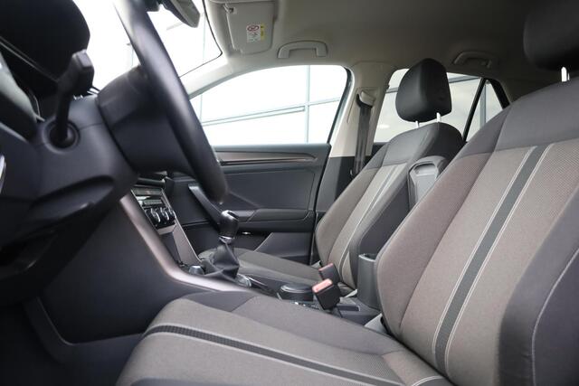 Volkswagen T-Roc 1.0 TSI Style 85KW/115PK, Navigatie, Activ info display, Chrome dakrail, clima, led achterlichten, winterpakket, stoelverwarming, 17" lmv