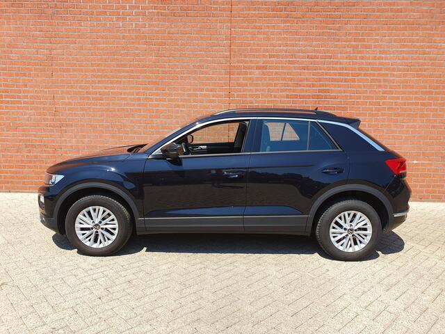 Volkswagen T-Roc 1.5 TSI 150pk DSG Style Team Navigatie Apple Carplay/Android Auto Camera Adaptive Cruise Control Elektrische achterklep Stoel-en stuurverwarming Climate Control