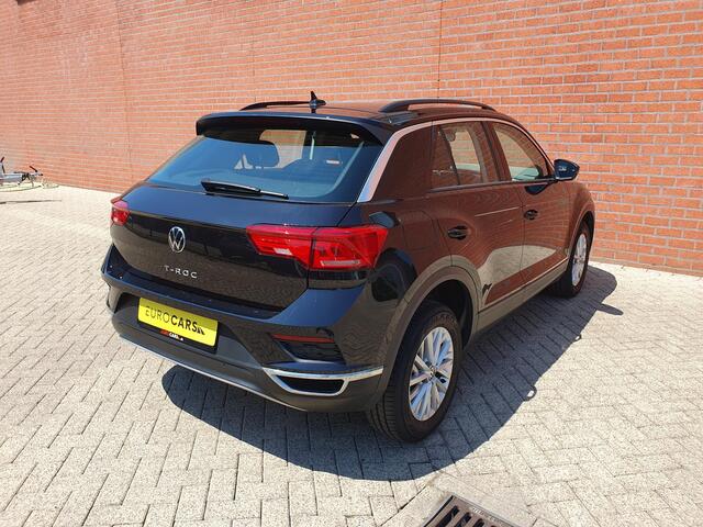 Volkswagen T-Roc 1.5 TSI 150pk DSG Style Team Navigatie Apple Carplay/Android Auto Camera Adaptive Cruise Control Elektrische achterklep Stoel-en stuurverwarming Climate Control