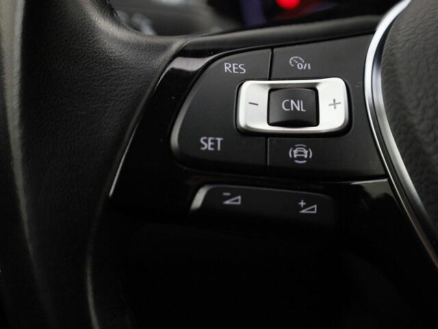 Volkswagen T-Roc 1.5TSI/150PK Active DSG · Apple/Android Car Play · Navigatie · Adaptive Cruise Control · Stoelverwarming