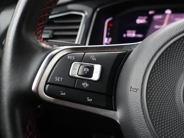 Volkswagen T-Roc 1.5 TSI Sport Business R | 150 PK | Multifunctioneel stuurwiel | Stoelverwarming | Trekhaak |