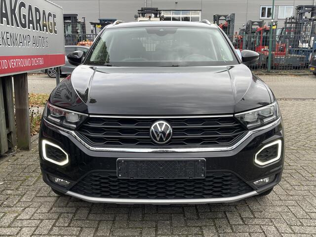 Volkswagen T-Roc 1.5 TSI Sport 17''/LED/Virtual Cockpit/Dodehoek/Keyless/Camera/Elektrische klep/Stoel + stuurverwarming/Adaptieve cruise/PDC v+a