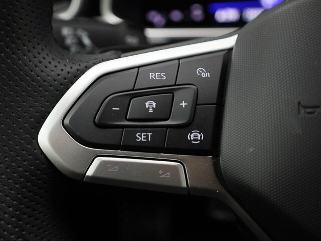 Volkswagen T-Roc 1.5TSI/150PK R-Line DSG · Camera · Apple/Android Car Play · Navigatie · Trekhaak · Apple/Android · Garantie tot februari 2027