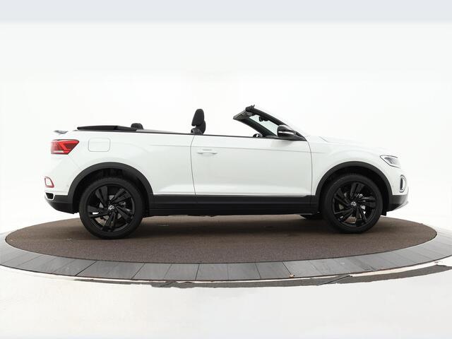 Volkswagen T-Roc Cabrio Style 1.0 115 pk Cabriolet 6 versn. Hand · Black style pakket · Comfort pakket · Multimedia pakket · Prijs is incl Inruilbonus . MEGA SALE