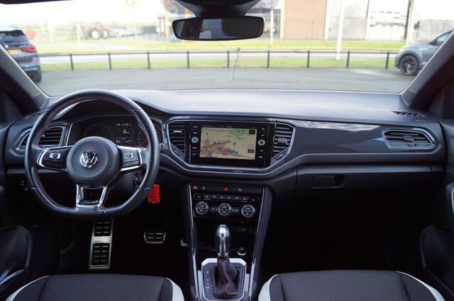 Volkswagen T-Roc 1.5 TSI DSG Sport 150pk / Trekhaak / Navi / Camera / El. Achterklep /PDC