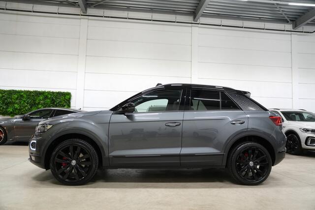 Volkswagen T-Roc 1.5 TSI Sport Black Style * Pano - Virtual - Trekhaak - Camera - 19" - ACC - Blind Spot *