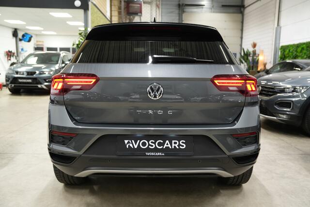 Volkswagen T-Roc 1.5 TSI Sport Black Style * Pano - Virtual - Trekhaak - Camera - 19" - ACC - Blind Spot *