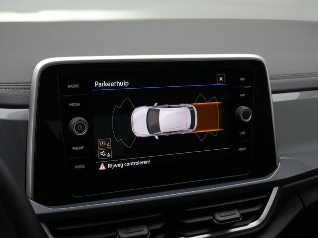 Volkswagen T-Roc 1.5 TSI 150 pk DSG Style | Trekhaak | Park Assist | Stoelverwarming | Adaptive Cruise | ErgoActive bestuurdersstoel