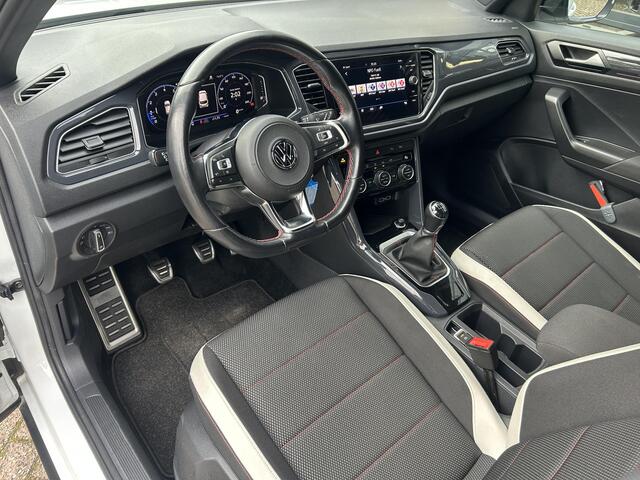 Volkswagen T-Roc 1.5 TSI Sport 150PK l Virtuele Cockpit l Navi l Camera l Nap l LED