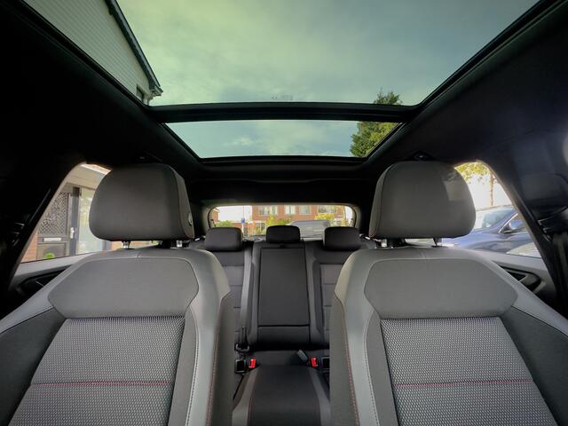 Volkswagen T-Roc 1.5 TSI AUT7 SPORT BLACK-EDITION PANODAK NAVI CAMERA DIGI-DASH APPLE-CARPLAY LED LMV PDC