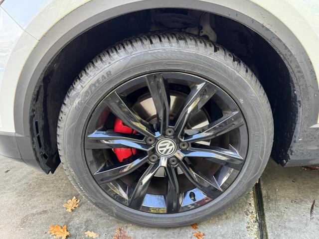 Volkswagen T-Roc 1.5 TSI 150pk DSG Sport Business Panorama Virtual Cockpit Navigatie Stoelverwarming Camera