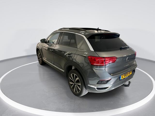 Volkswagen T-Roc 1.5 TSI 150pk DSG Sport Business R · Panoramadak · Camera · Afneembare Trekhaak · Stoelverwarming · Elek. Achterklep · Apple/Android Car Play ·