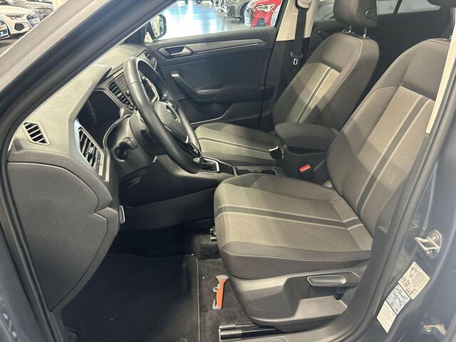 Volkswagen T-Roc 1.5 TSI 150pk DSG Sport Business R · Panoramadak · Camera · Afneembare Trekhaak · Stoelverwarming · Elek. Achterklep · Apple/Android Car Play ·