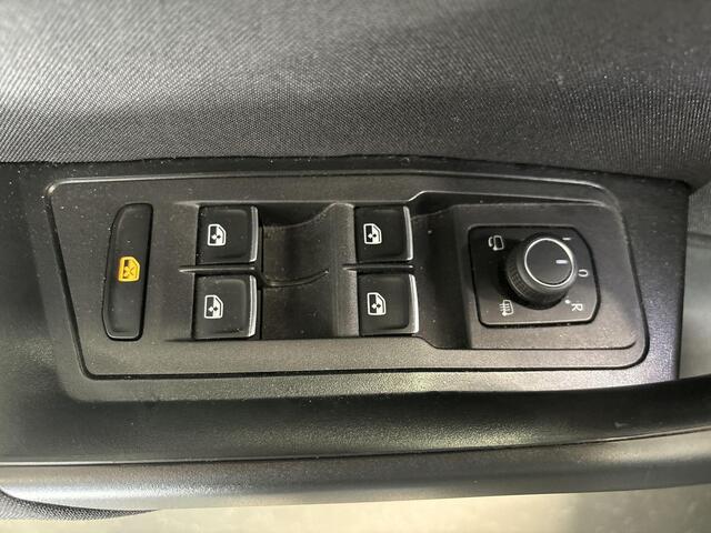 Volkswagen T-Roc 1.5 TSI 150pk DSG Sport Business R · Panoramadak · Camera · Afneembare Trekhaak · Stoelverwarming · Elek. Achterklep · Apple/Android Car Play ·