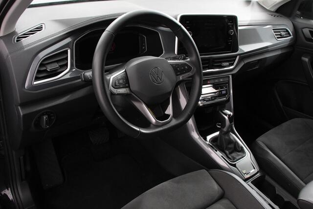 Volkswagen T-Roc 1.5 TSI 150pk DSG Style | Navigatie | Climate Control | Parkeer sensoren | Adaptive Cruise Control | Led | Dab