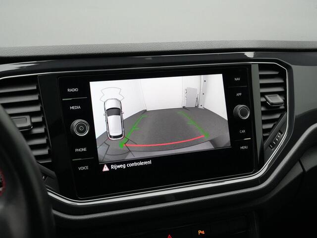 Volkswagen T-Roc 1.5 TSI 150 pk DSG Sport Business R | Panoramadak | Trekhaak | Stoelverwarming | Remklauwen rood | Side Assist | Adaptive Cruise