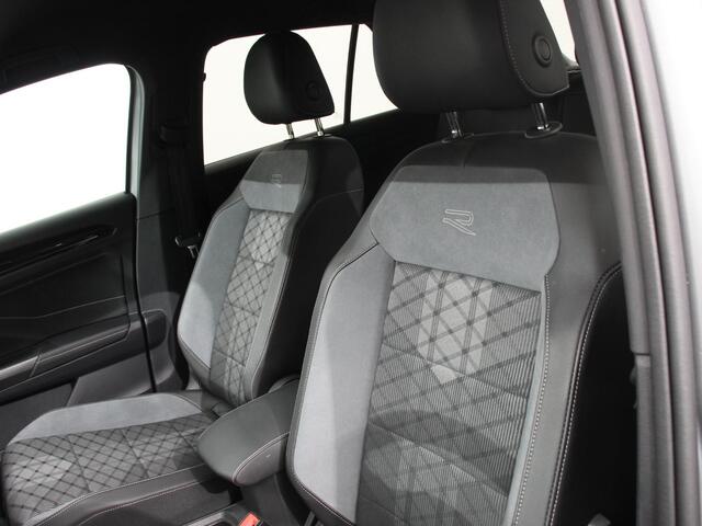 Volkswagen T-Roc 1.5 TSI 150pk Automaat R-Line Digitale Cockpit Climate Control Camera Navigatie Apple Carplay/Android Auto Lichtmetalen Velgen Parkeer sensoren Dab Led Adaptive Cruise Control