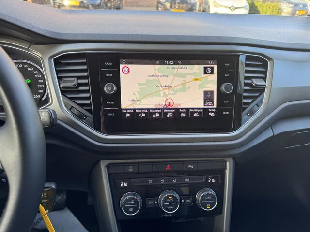 Volkswagen T-Roc 1.5 TSI Style | Automaat | Navigatie | Cruise Control adaptief | Trekhaak