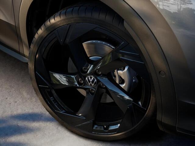 Volkswagen T-Roc R-Line First Edition 1.5 eTSI 110 kW / 150 PK SUV | Panoramaschuif-kanteldak | Assistance Pakket | Trekhaak | Black Style Pakket | Koplampverlichting matrix-led (IQ.LIGHT) | Elek. achterklep | Zwart dak