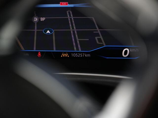 Volkswagen T-Roc 1.5 TSI 150 pk DSG Sport Business R / R-Line | Panoramadak | Trekhaak | Achteruitrijcamera | Stoelverwarming | Navigatie