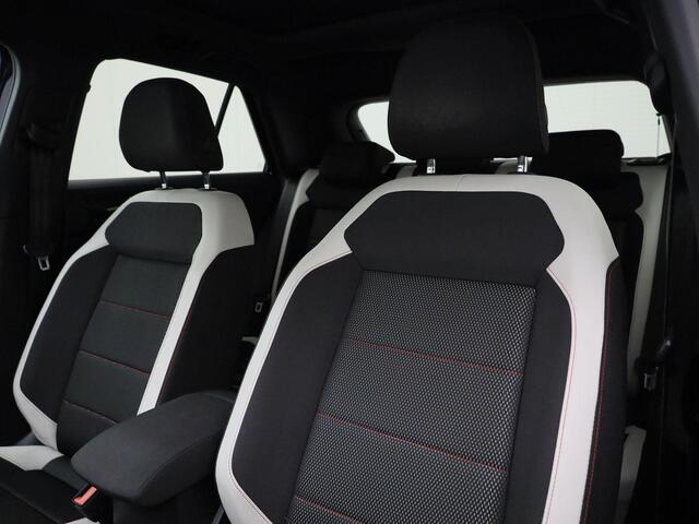 Volkswagen T-Roc 1.5 TSI/150PK Sport · Panoramadak · Navigatie · Camera + Parkeersensoren