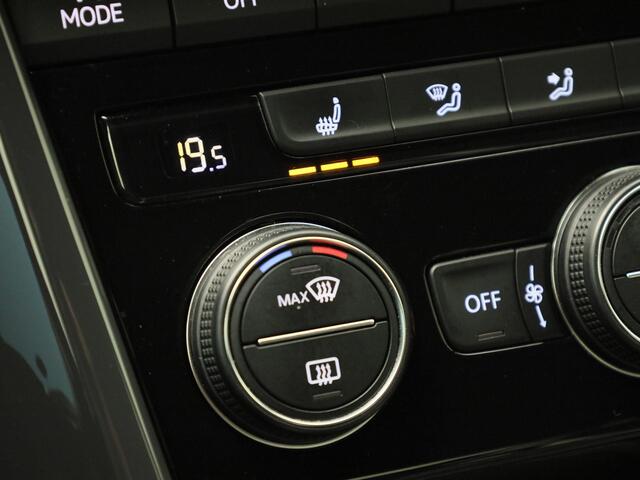 Volkswagen T-Roc 1.5 TSI/150PK Sport · Panoramadak · Navigatie · Camera + Parkeersensoren