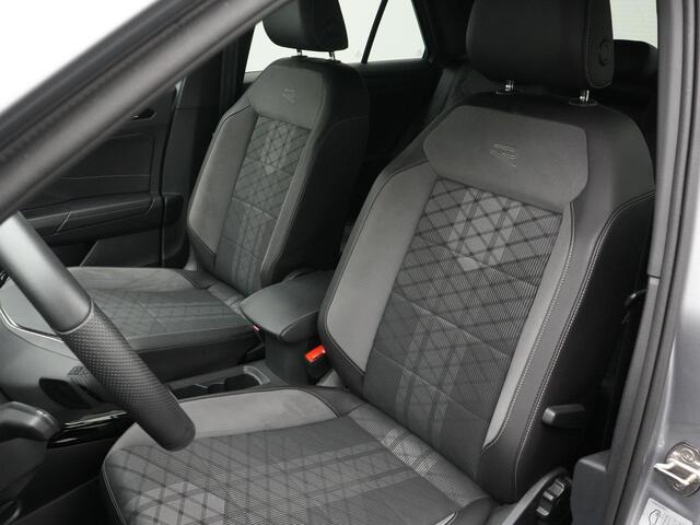 Volkswagen T-Roc 1.5 TSI 150 pk DSG R-Line | IQ Light | Black Style | Adaptive Cruise | Park Assist | Apple Carplay/Android Auto | DAB | 18 inch