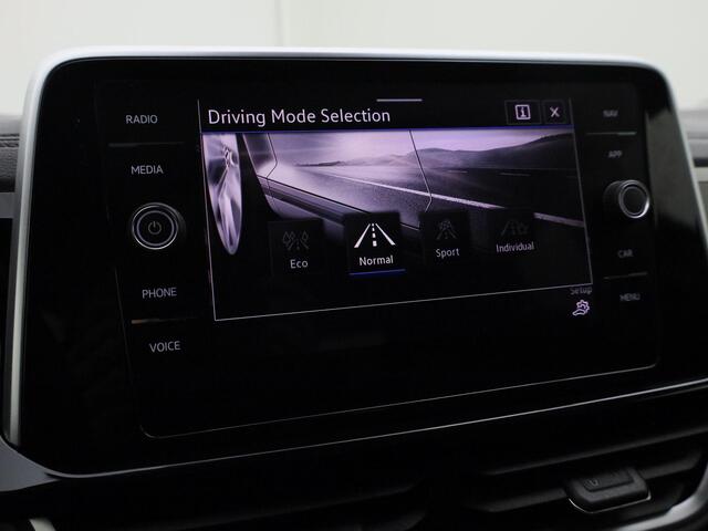 Volkswagen T-Roc 1.5TSI/150PK R-Line DSG · Apple /Android Car Play · Camera + Parkeersensoren · Stoelverwarming · Garantie t/m 26-03-2027 of 100.000km