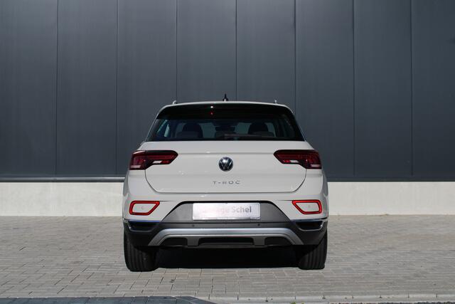 Volkswagen T-Roc 1.5 TSI Style 150pk - ACC - Carplay - Camera - DAB - Verwarmd stuurwiel - Rijklaar