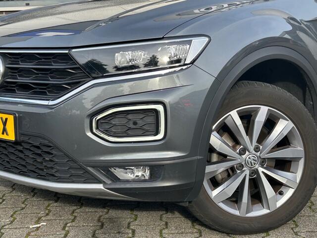 Volkswagen T-Roc 1.5 TSI Sport Automaat - Navi - Parkeercamera - CruiseControl