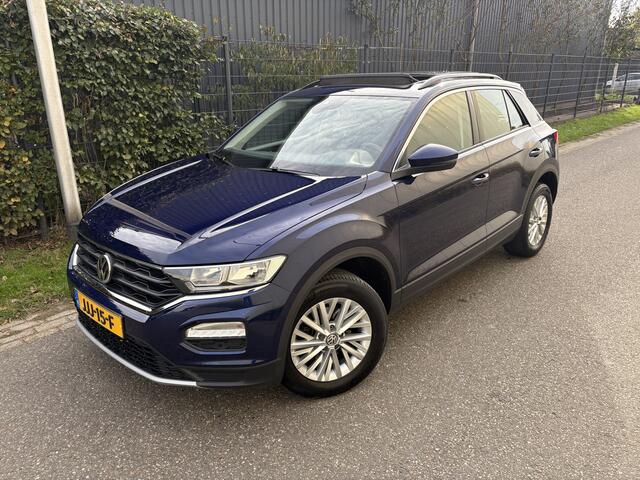 Volkswagen T-Roc 1.0 TSI Sport / PANORAMADAK / CARPLAY / CRUISE / 141dkm!