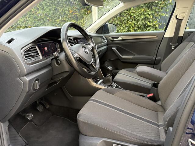 Volkswagen T-Roc 1.0 TSI Sport / PANORAMADAK / CARPLAY / CRUISE / 141dkm!