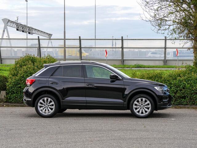 Volkswagen T-Roc 1.5 TSI 150PK Automaat Style Business | PANODAK | CAMERA | CARPLAY |