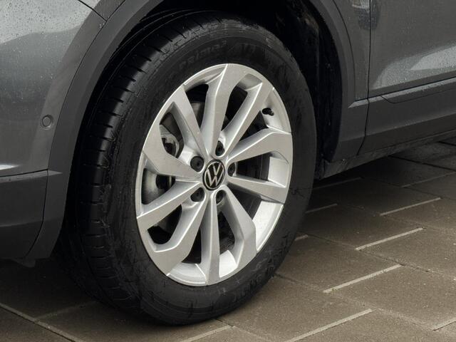 Volkswagen T-Roc 1.5 TSI Life Edition 150pk automaat | Camera | Parc Assist