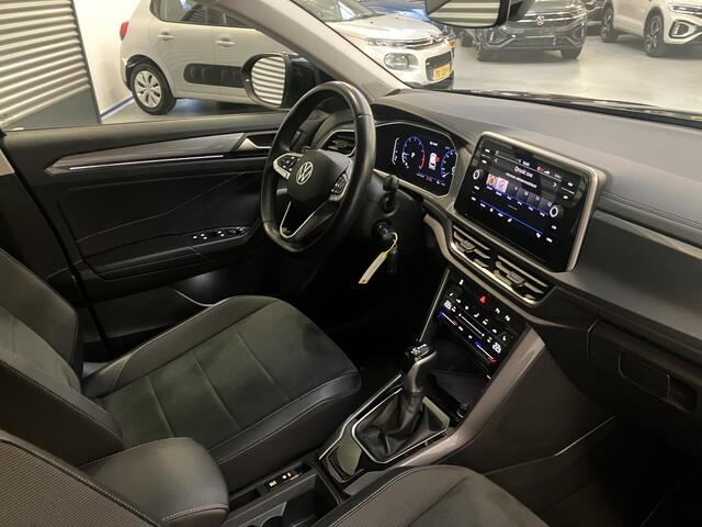 Volkswagen T-Roc 1.5 TSI STYLE/IQ DRIVE/IQ LIGHT/ TREKHAAK/17 INCH/ENZ