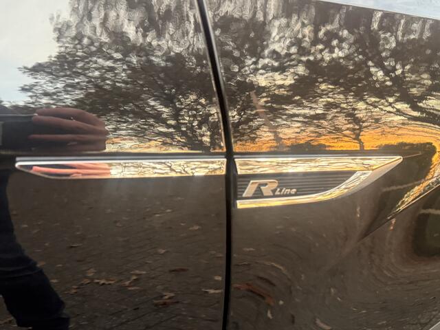 Volkswagen T-Roc 1.5 TSI 150pk R-LINE | NAVI | 3x R-LINE | CARPLAY |