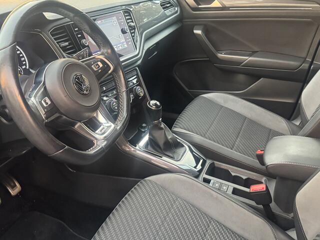 Volkswagen T-Roc 1.5 TSI 150pk R-LINE | NAVI | 3x R-LINE | CARPLAY |