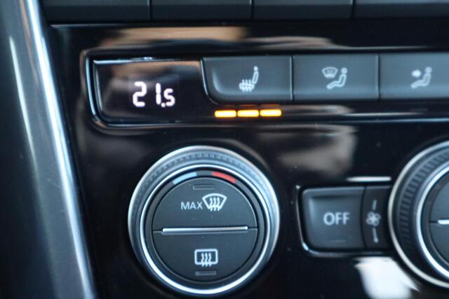 Volkswagen T-Roc 1.5 TSI Sport Business R Navigatie, Apple Carplay, Climate control, Stoelverwarming, Adaptieve Cruise control