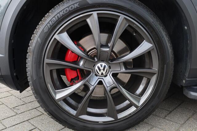 Volkswagen T-Roc 1.5 TSI Sport 110KW-150PK, trekhaak, Sportplus pakket, Executive pakket, Winterpakket met stoel verwarming, All season banden, 18 inch Wielen, side steps, Privacy glass
