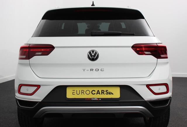 Volkswagen T-Roc 1.5 TSI 150pk DSG Style | two tone | Navigatie | Apple Carplay/Android Auto | Parkeersensoren | Camera | Adaptive Cruise Control | Blind Spot Assist | Park Assist | Stoel- en stuurverwarming | Elektrische achterklep | LED-koplampen