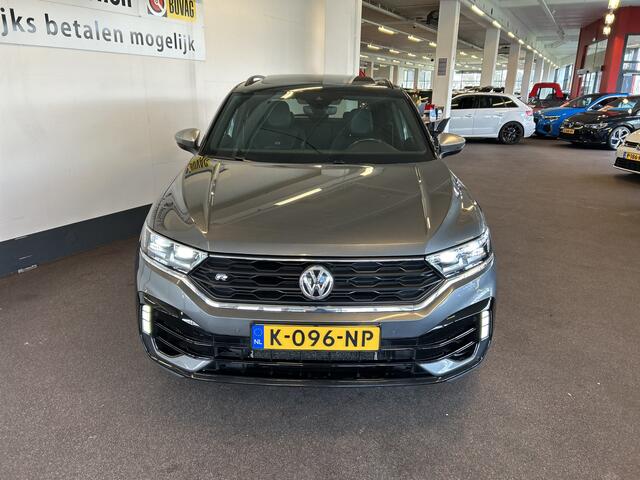 Volkswagen T-Roc 2.0 TSI 4Motion R 300PK | Panoramadak | Akraprovic | Beats | Keyless | Lederen bekleding | Adaptieve cruise control | Lane assist | Achteruitrijcamera | Dodehoeksdetectie | Adaptief onderstel | Apple carplay | Stoelverwarming | Elek. kofferklep