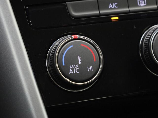 Volkswagen T-Roc 1.0TSI/110PK Life · Navigatie · Apple/Android Car Play · Parkeersensoren · Garantie tot september 2027 of 100000km.