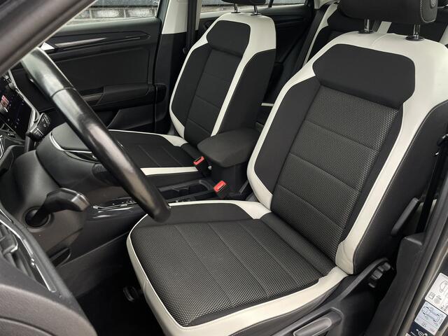 Volkswagen T-Roc 1.5 TSI Sport LED | Trekhaak | Carplay | Camera | Virtual Cockpit | PDC