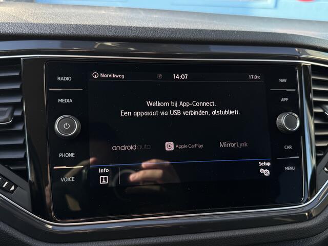 Volkswagen T-Roc 1.5 TSI Sport GRATIS Afleverpakket! Trekhaak | Adaptive Cruise | Digitale Dashboard