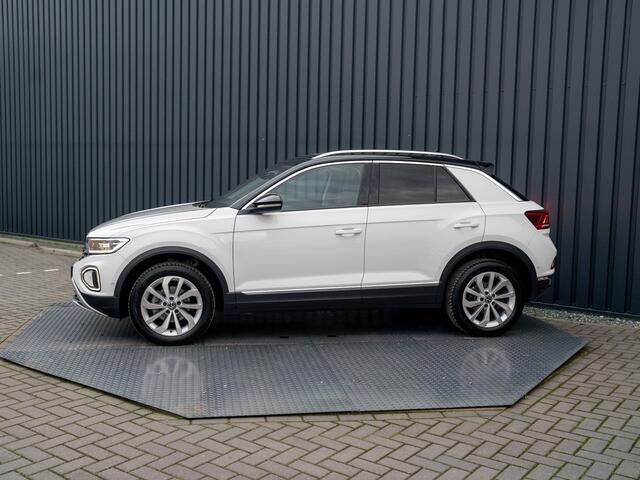 Volkswagen T-Roc 1.5 TSI 150Pk DSG Style | Trekhaak afnb. | IQ Light | Allseason banden | Prijs Rijklaar!!